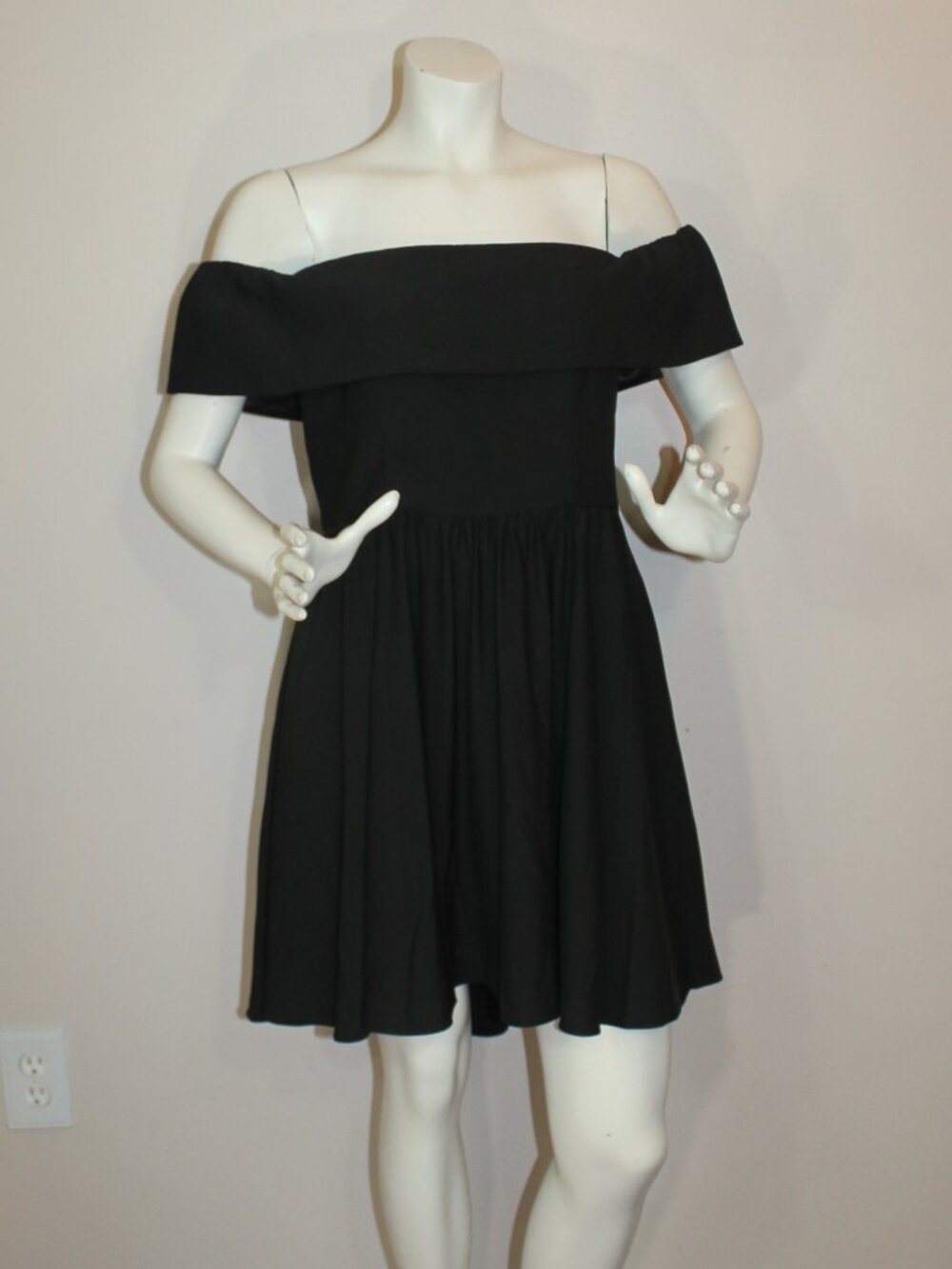 Forever New dress black stripe less side zipper size 10